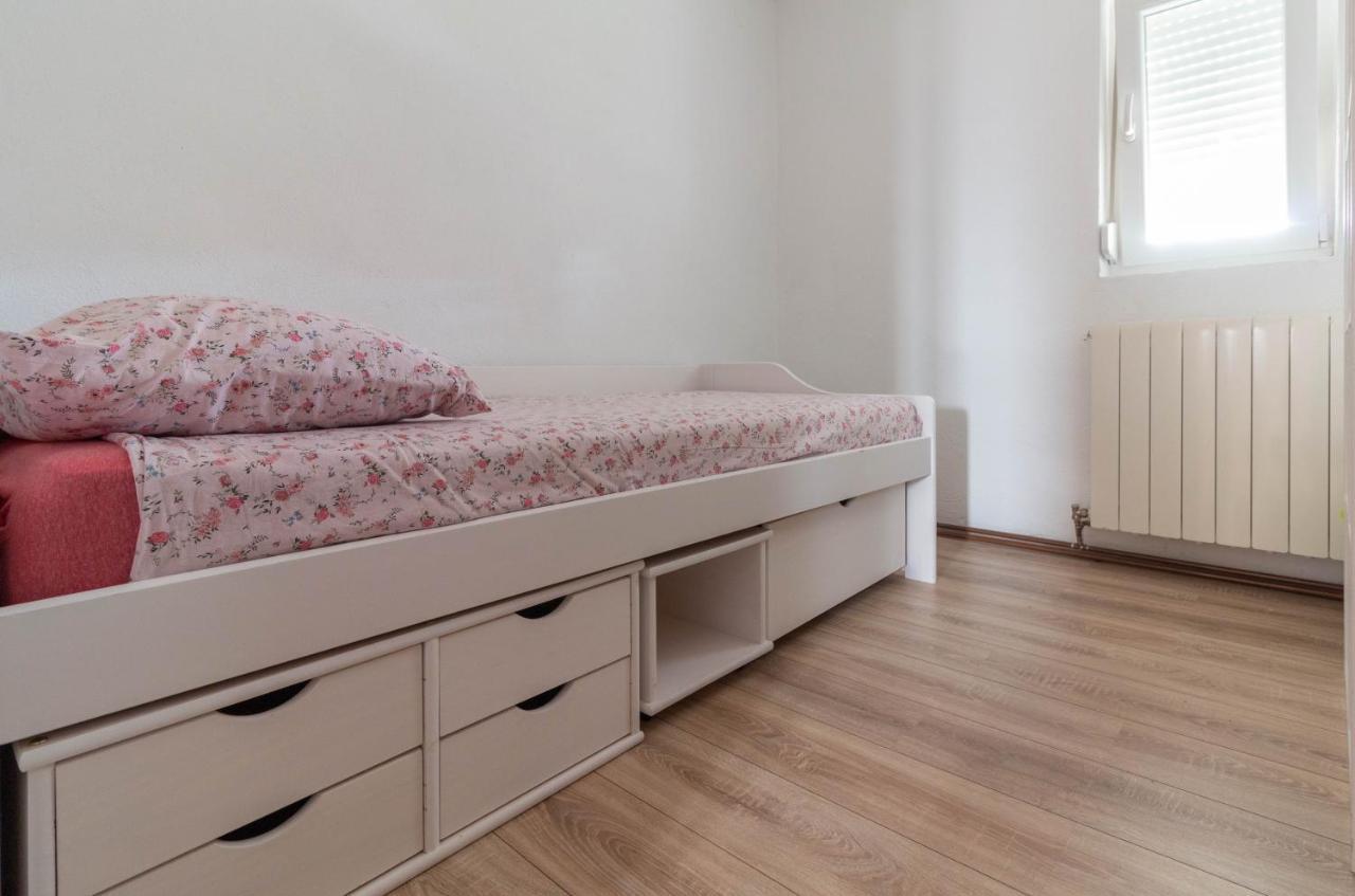 Modern Apartment Sara-Near The Beach Privlaka  Extérieur photo