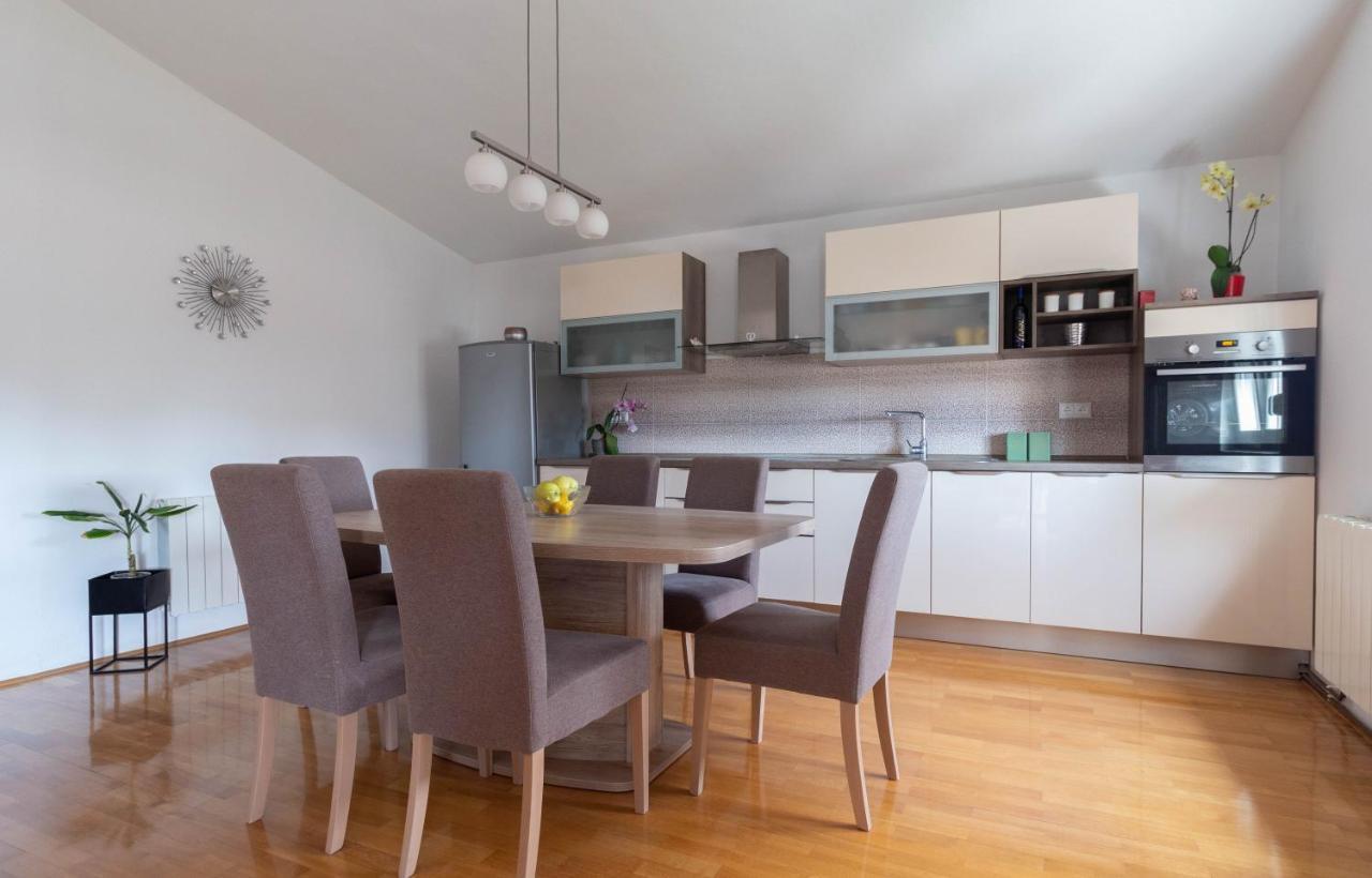 Modern Apartment Sara-Near The Beach Privlaka  Extérieur photo